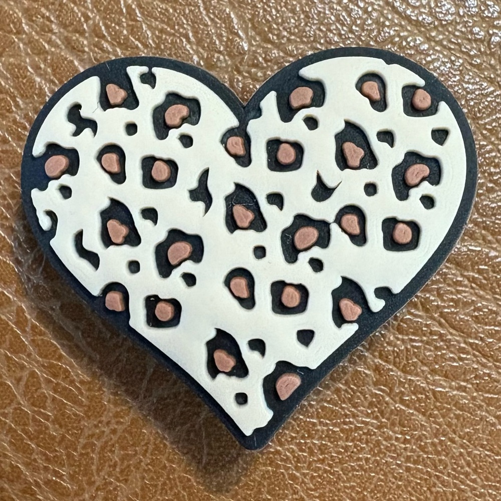 Leopard Print Heart Croc Charm - Picture 3 of 4